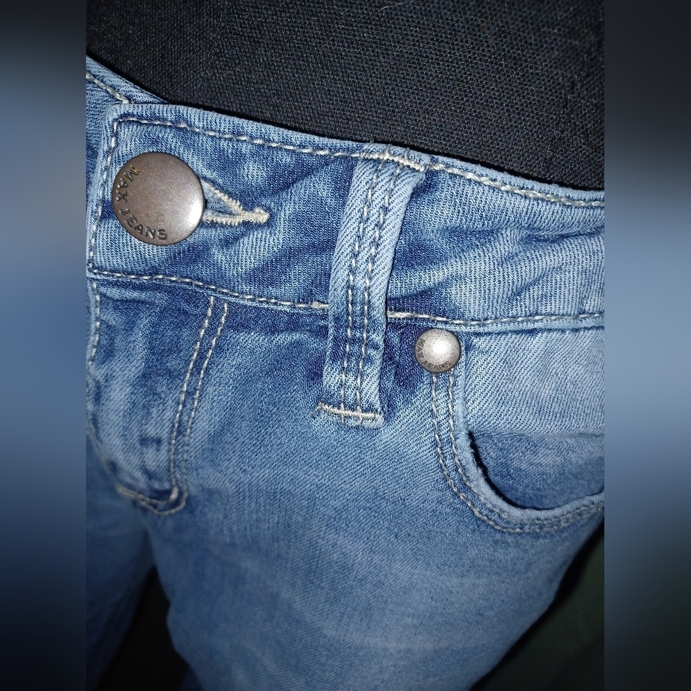 Max Studio Crop Blue Denim Jeans - Picture 5 of 7